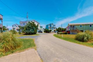 Bright island home with pool, private hot tub, deck with views, AC, & W/D - 7