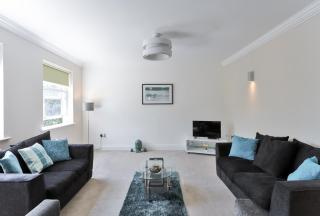 KVM - Jubilee Mansions Apartment by KVM Stays - 9