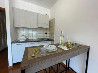 Suite Mono Orchidea - Box Auto & Terrazzo Sanremo - 9
