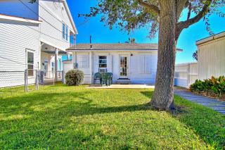 Joys Beach Cottage - Rockport - 2