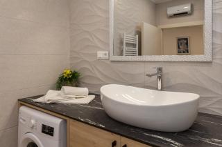 Direct Beach Apartments - 8