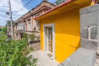 Lofts Under the Castle in Old Town - Tbilisi - 3
