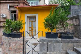 Lofts Under the Castle in Old Town - Tbilisi - 4
