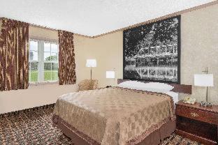 Super 8 by Wyndham Maumee Perrysburg Toledo Area - Maumee - 4