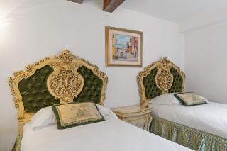 Gondola Luxury - Campo Santi Filippo e Giacomo by Wonderful Italy - Venice - 3