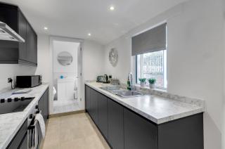 Modern 1bed apartment with parking - 4