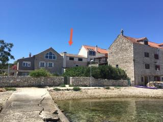 Heritage Stone House by the Sea - Prvić Šepurine - 9
