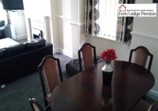4 Bedroom House at Fern Lodge Preston Serviced Accommodation - Free WiFi & Parking - Preston - 1