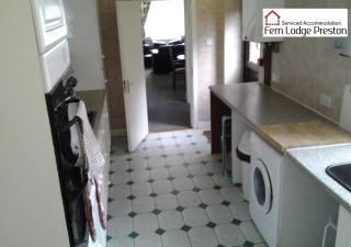 4 Bedroom House at Fern Lodge Preston Serviced Accommodation - Free WiFi & Parking - Preston - 2