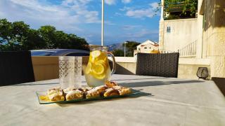 Garden apartment with a View - Postira - 1