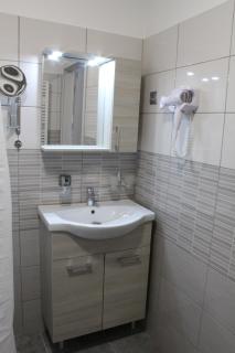 Czermann Holiday Inn - Oroszlány - 7