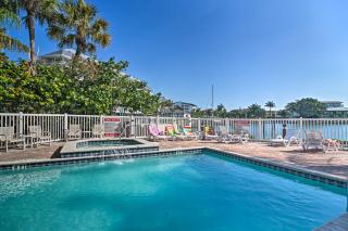 8th Floor Penthouse, Walk to Clearwater Beach - 9