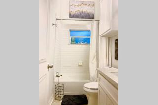 Updated Home, King bed suite Gated Free Parking - Houston - 6
