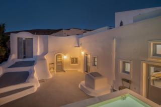 AQUA SERENITY LUXURY SUITES SANTORINI - Foinikiá - 4