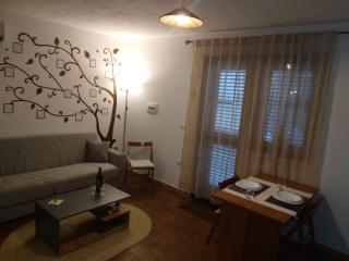 Bilocale al piano terra a 3 minuti dal mare a La Caletta - La Caletta - 4