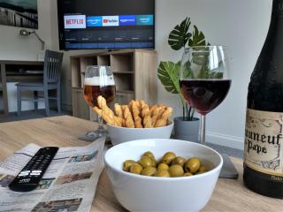 ChiPad Mono - Comfy City Centre Apartment with Free Parking Space - 5