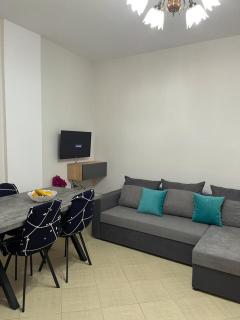 Near by the sea apartment - Saranda - 5