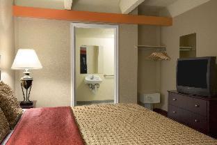 Days Inn by Wyndham Denver Downtown - 7