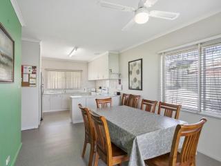 Coffey Court Cottage 2 - Torquay - 8