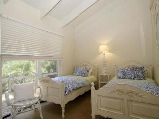 Barnett Place 6 - 6