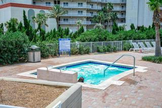 On the 3-d Floor, Laketown 324 - Large 2 BD , Great Views and Amenities - Panama City Beach - 2