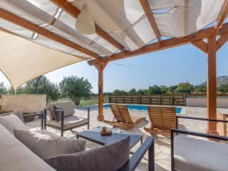 Boutique Holiday Home in Donje Polje with Pool - Šibenik - 0