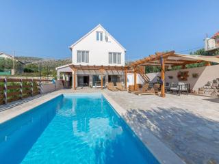 Boutique Holiday Home in Donje Polje with Pool - Šibenik - 3
