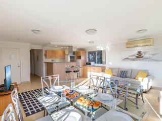 Bay Getaway 1 fantastic Bay Holiday Unit with water views - Shoal Bay - 8