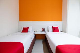 RedDoorz Plus @ Hotel Alden Makassar - 1
