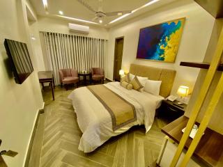 Shelton's Ambassador - Islamabad - 6