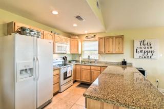 Bright Galveston Home Walk to Sea Isle Beach! - Galveston - 2