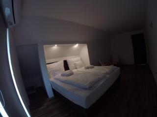 VÁRLAK VENDÉGHÁZ Apartman 2 - 7