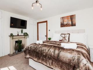 Stunning Large 4 Bed Country House with Hot tub - Pass the Keys - 6