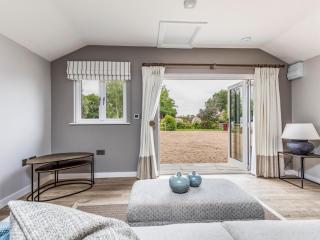Delightful 1 bed lodge in South Downs village - Pass the Keys - 1