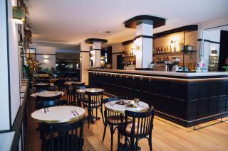 Latroupe Hotel Le Berger - 9