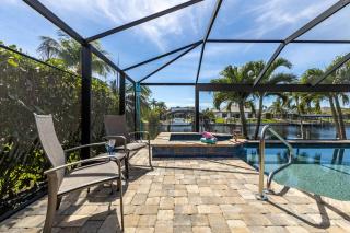Stunning Outdoor Oasis with Heated Pool, Kayaks & Spa - Villa Cape Sea Esta - Roelens Vacations - Cape Coral - 9