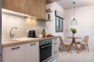 Onore Luxury Suites - Káto Korakiána - 9