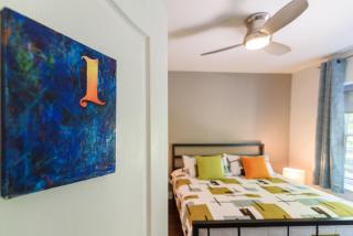 House 5863- Chicago's Premier Bed and Breakfast - 1