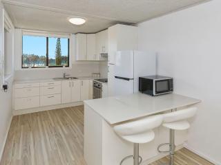 Kingy Beach Getaway with Balcony - Central Kingscliff - 4