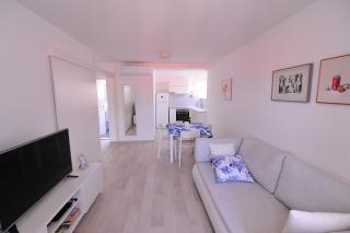 A - luxury apt in center just 5min from beach - 8