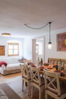 Gehobenes Ambiente in historischer Wohnung - Walting - 7