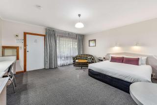 Comfort Inn The Lakes - 1