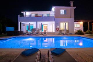 Bella Katerina by Prestige Bookings - Coral Bay - 9