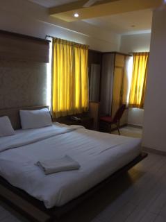 HOTEL SRI VAARI RESIDENCY - 1