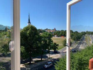 Orange Apartments Mere - 3