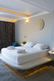 Demilmar Luxury Suites - Perissa - 0