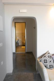 Demilmar Luxury Suites - Perissa - 3
