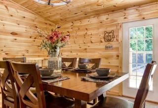 Hidden Retreat, Hot Tub, Pool Table, 1089 FREE tickets each paid day, Dollywood and More - 4