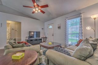 Home 10 Mi to Downtown Pensacola Pets Welcome! - 5