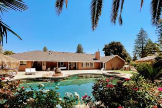 Private mountain retreat with pool and mini-golf - Oakhurst - 9